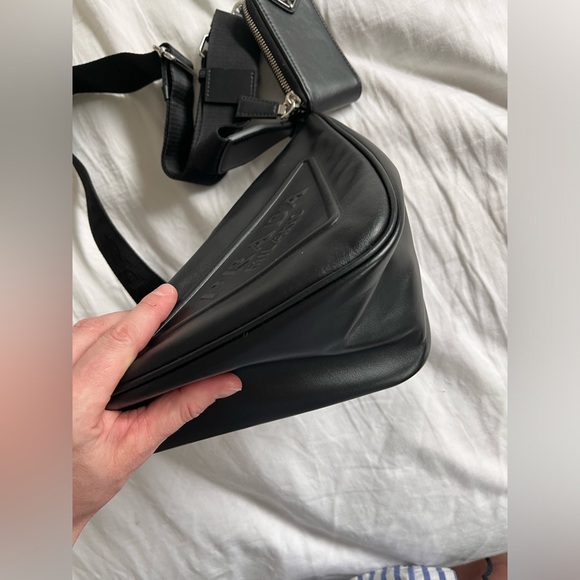 Prada Triangle leather shoulder bag (Grace Lux) authentic. - Picture 5 of 8